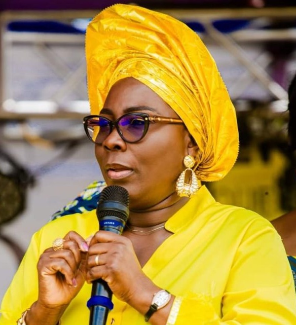 Société et méritocratie  : Christhelle Houndonougbo Alioza pose un diagnostic profond et appelle à la réhabilitation des valeurs sociétales 