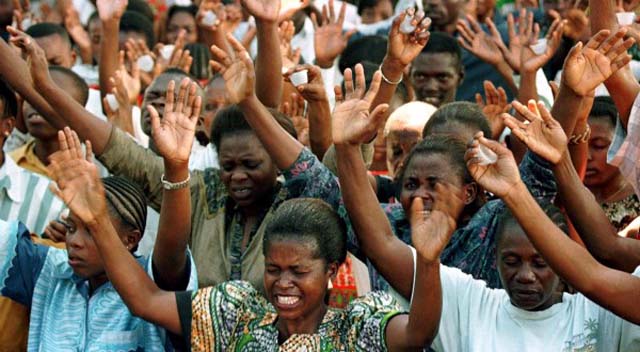 Fanatisme religieux au Bénin : Quand des pasteurs manipulent les fidèles contre leurs familles et brisent en douce le tissu social !