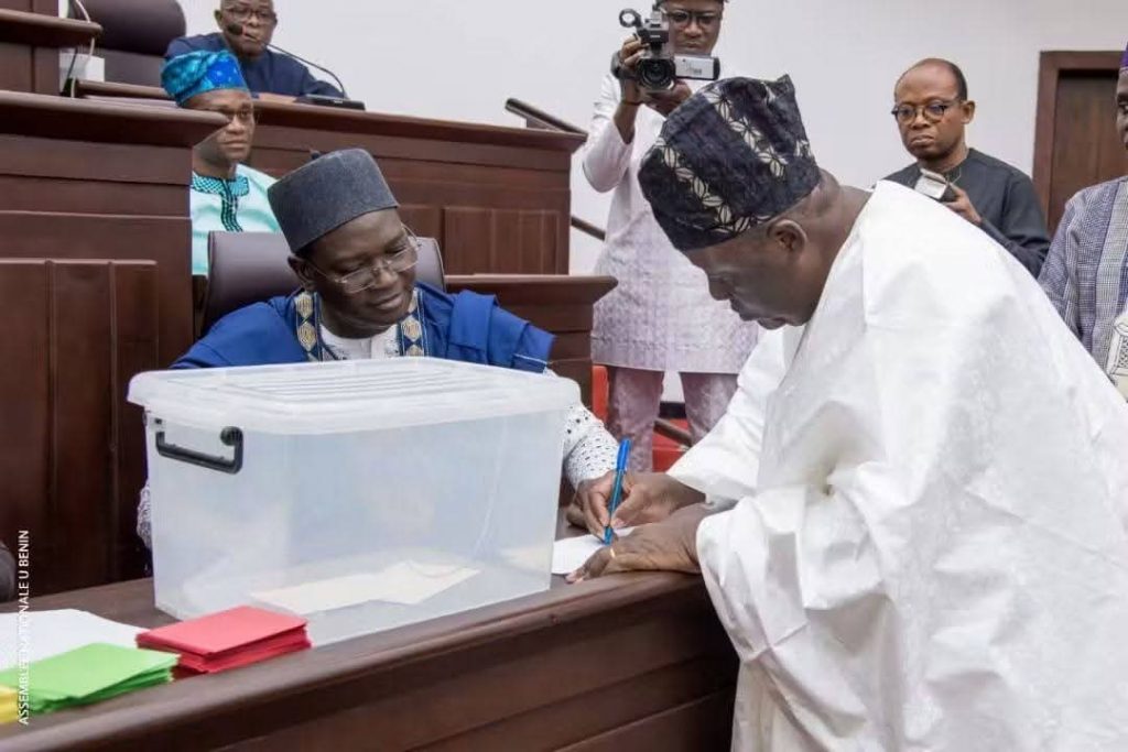 Révision de la constitution du Bénin: un nouveau virage institutionnel et un remodelage du pouvoir politique