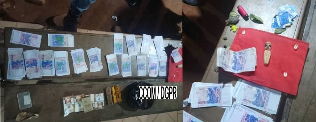 Police républicaine : 1,3 kg de chanvre indien, environ 1,7 million de faux billets, 53 cartes SIM et un portefeuille “magique” saisis à Allada