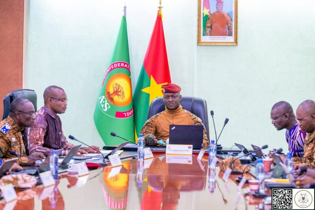 Éducation au Burkina-Faso: Le gouvernement lance la construction de 18 amphithéâtres de grande capacité dans plusieurs universités