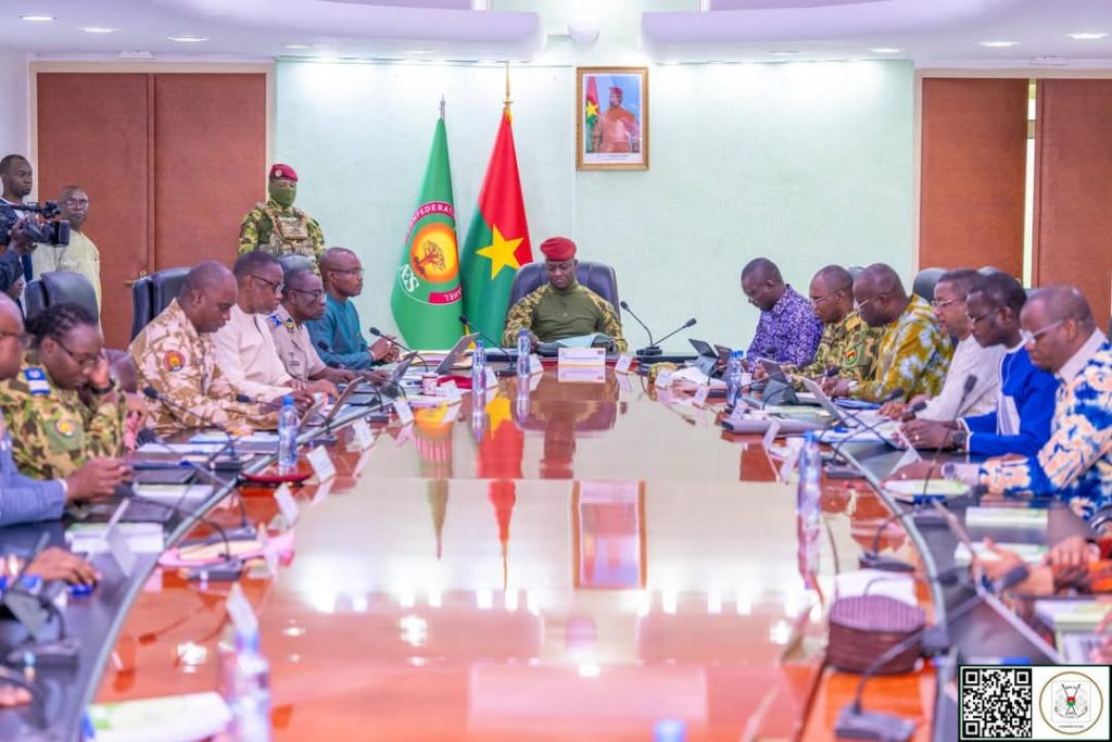 Burkina Faso : le gouvernement dissout les partis politiques et engage une refondation profonde du système partisan