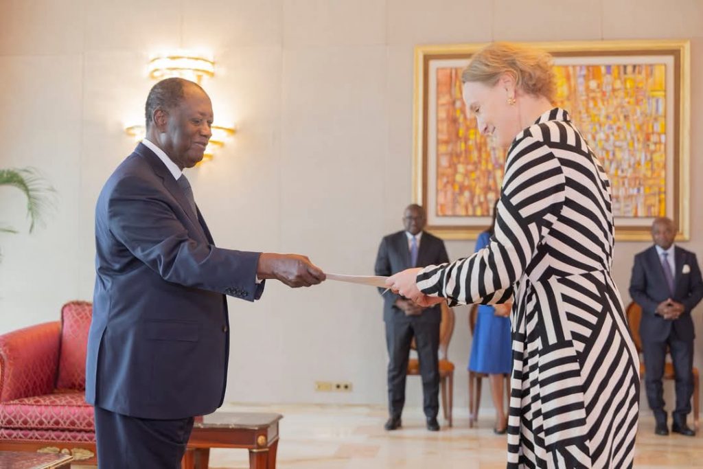 Côte d&rsquo;Ivoire : Quatre nouveaux ambassadeurs présentent leurs lettres de créance au Président OUATTARA