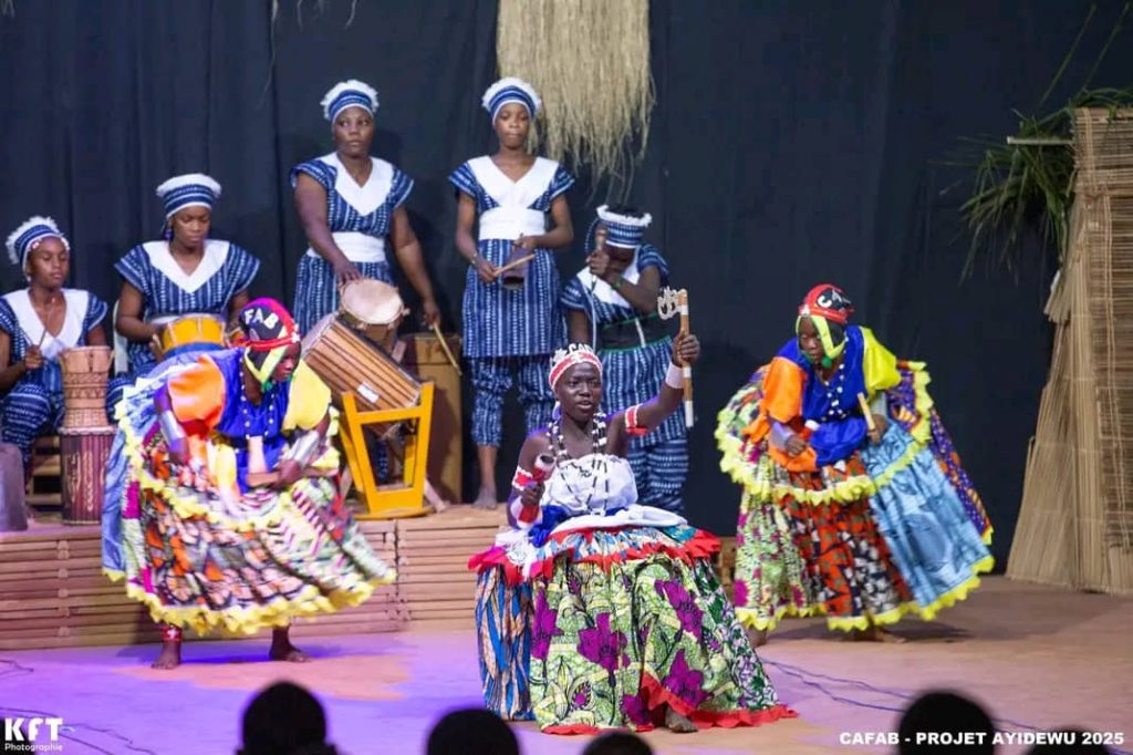 LANCEMENT DU SPECTACLE AJACƐ – XOGBONU – PORTO-NOVO: 10 représentations, 2 départements et 5 villes pour faire vibrer la ville capitale