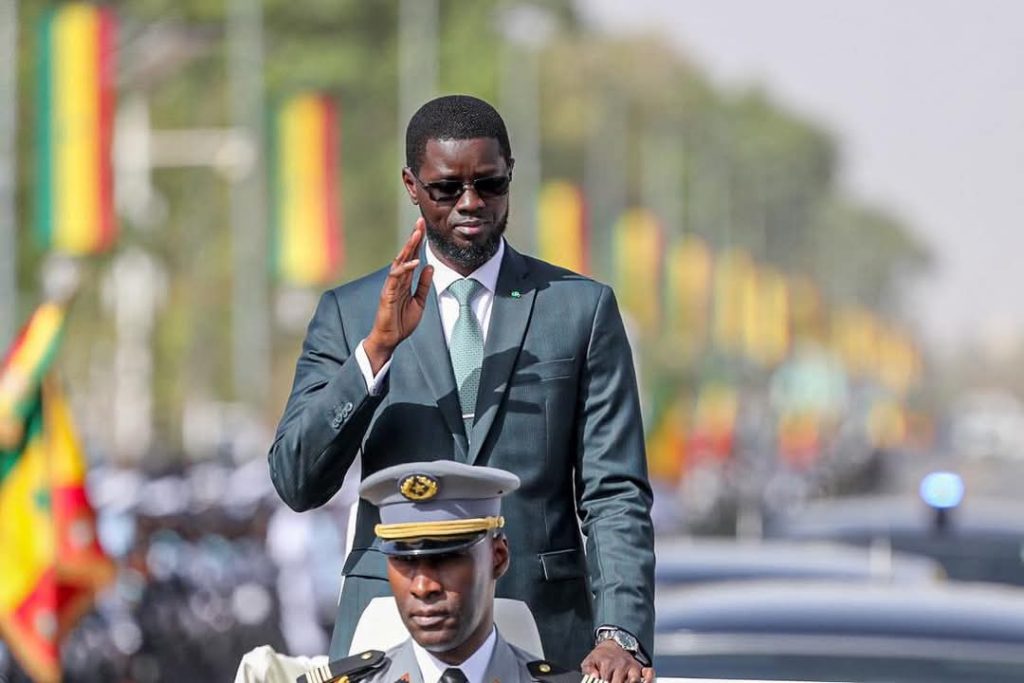 66 ans d’indépendance du Sénégal : À Thiès, Bassirou Diomaye Faye célèbre l’unité nationale et l&rsquo;engagement républicain des forces armées
