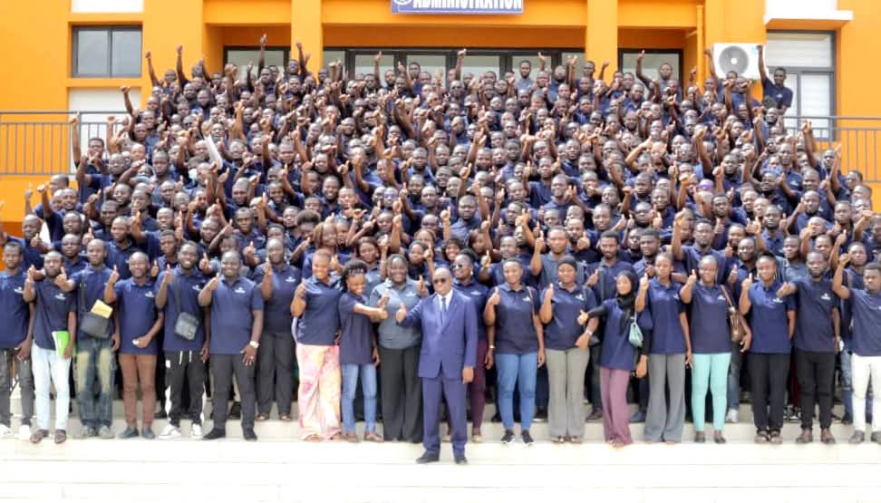 Côte-d&rsquo;Ivoire : 1800 enseignants recrutés en mathématiques et Physique-chimie, 150 000 à 175 000 FCFA de salaire pendant 2ans avant d&rsquo;être reversés en APE