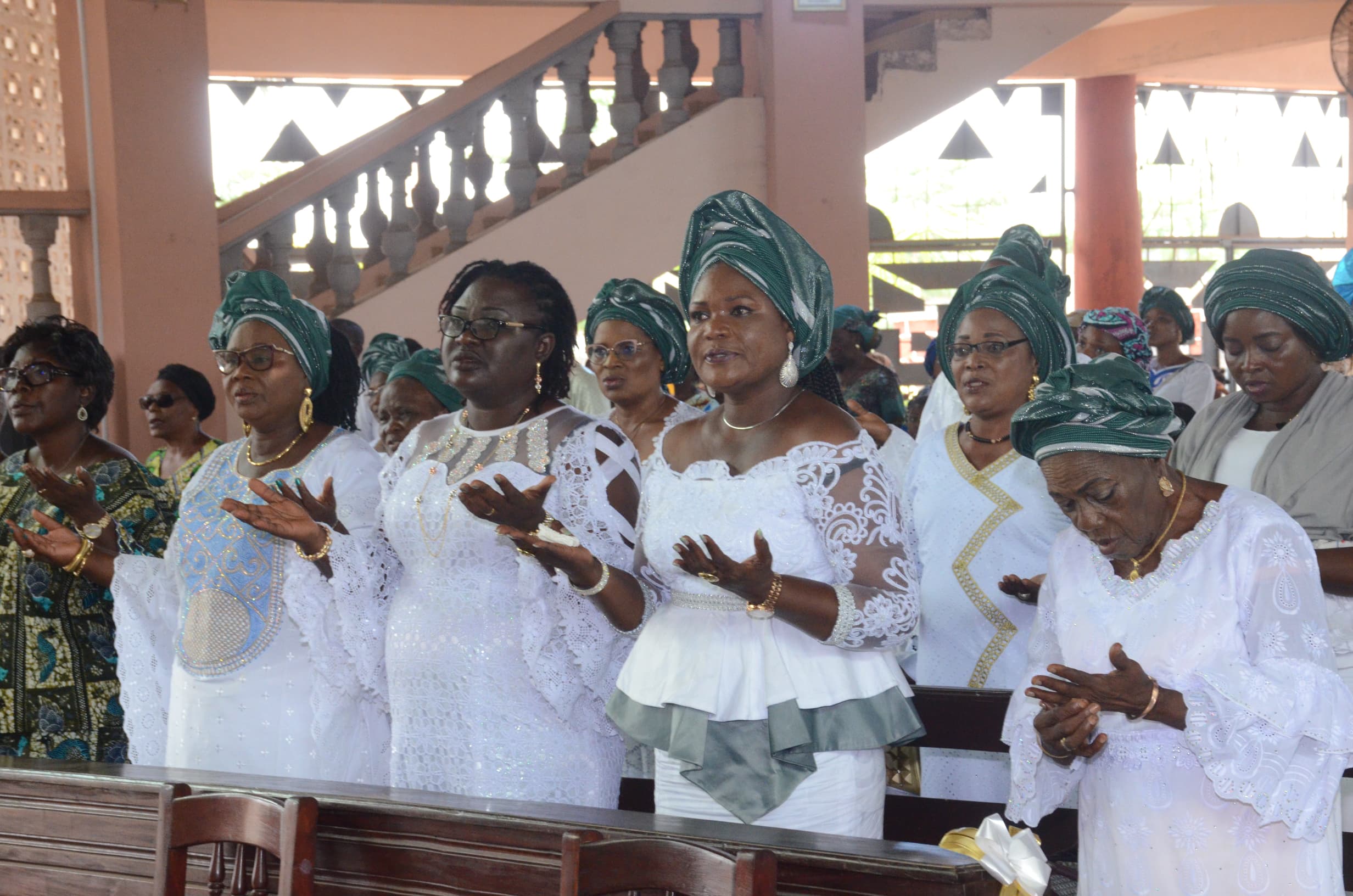 Porto-Novo : Françoise Laly Sohouanzo et les « Sœurs Unies d&rsquo;Ayihouè » célèbrent la famille et le leadership féminin au service du développement durable