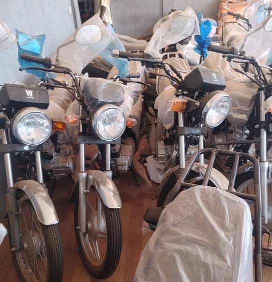 Porto-Novo : un réseau spécialisé dans les cambriolages et vols de motos démantelé