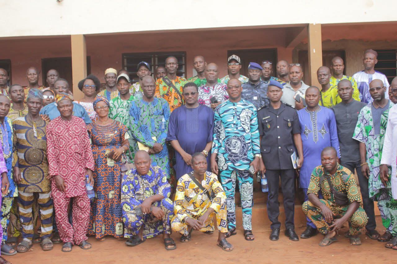Gouvernance locale, mobilisation des recettes et civisme à Ifangni : Le maire Anselme AGUEMON boucle une tournée de dialogue citoyen avec sa population