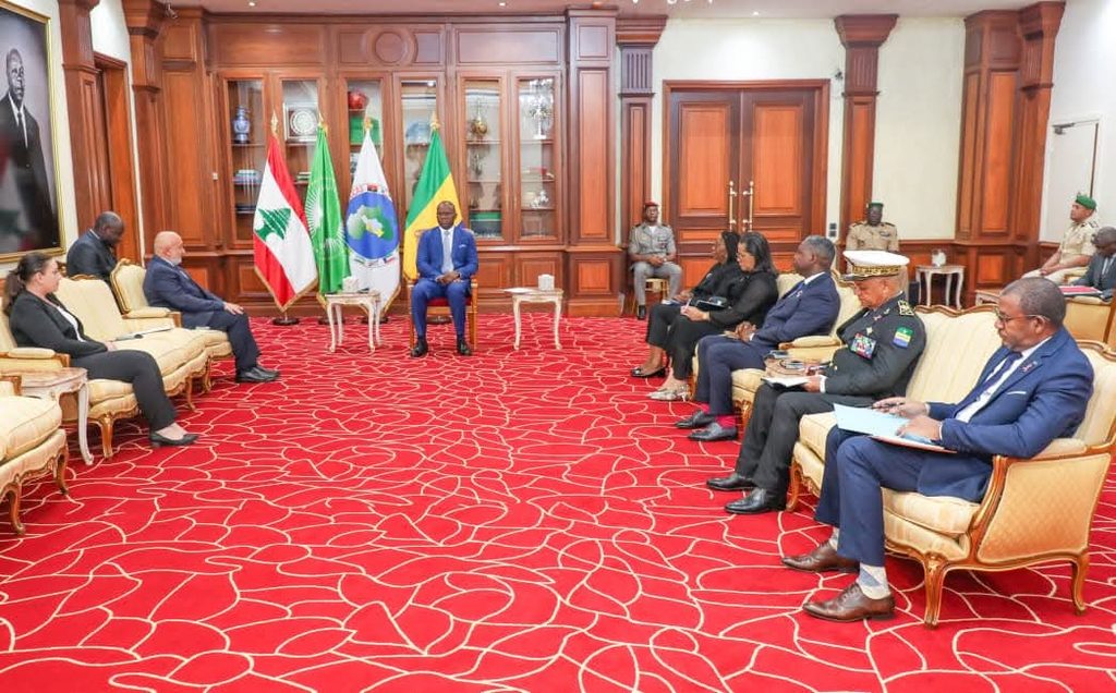 GABON : LE PRÉSIDENT BRICE CLOTAIRE OLIGUI NGUEMA REÇOIT LES LETTRES DE CRÉANCE DE SIX NOUVEAUX AMBASSADEURS